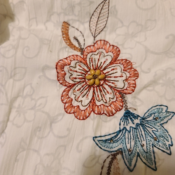 Alfred Dunner Top White Blouse, Beaded Floral size 14 - Picture 4 of 9